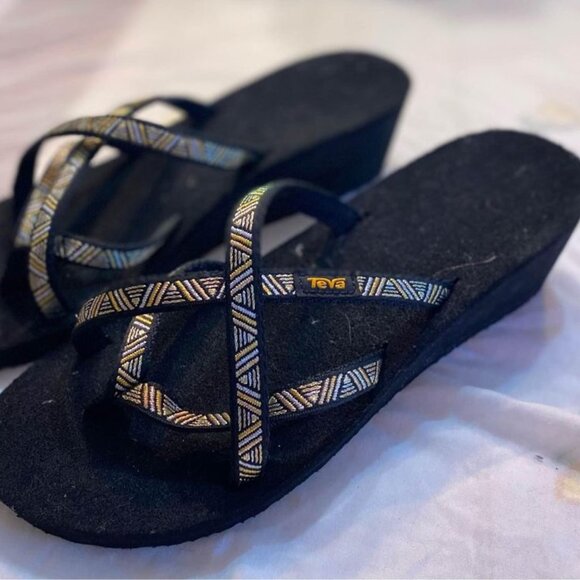 Teva women's wedge heel sandals silver and gold straps size 9 - Picture 1 of 2